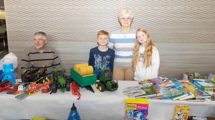 Beim Kinderflohmarkt, organisiert vom Verein Hoamatgfühl Wechselland, wurde verkauft, gestöbert und gefeilscht. 