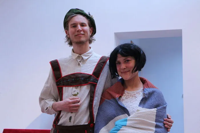 Ein Vater, der seine Frau verlor, sich gegen die Stiefmutter zunächst nicht durchzusetzen traute ...