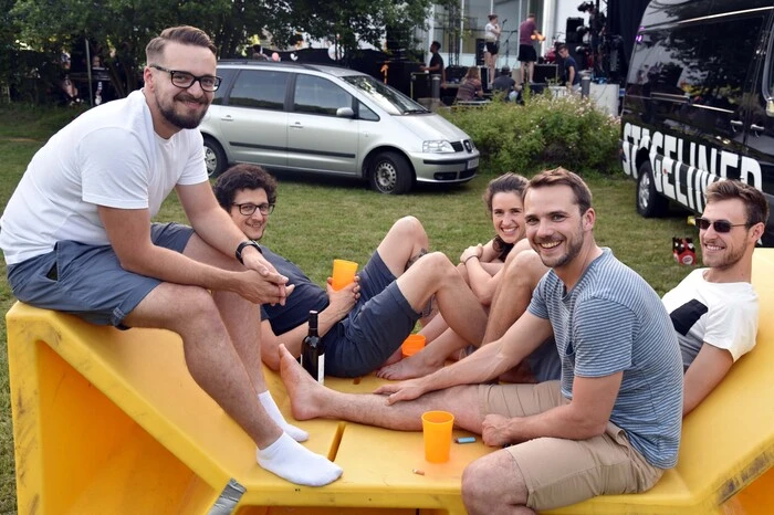Bitte klicken Sie sich durch die Bilder . . .