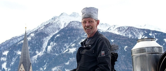 Ein Mann, im Hintergrund ist eine Winterlandschaft | Wolfgang Forstlechner ist im nördlichen Bezirk im Einsatz