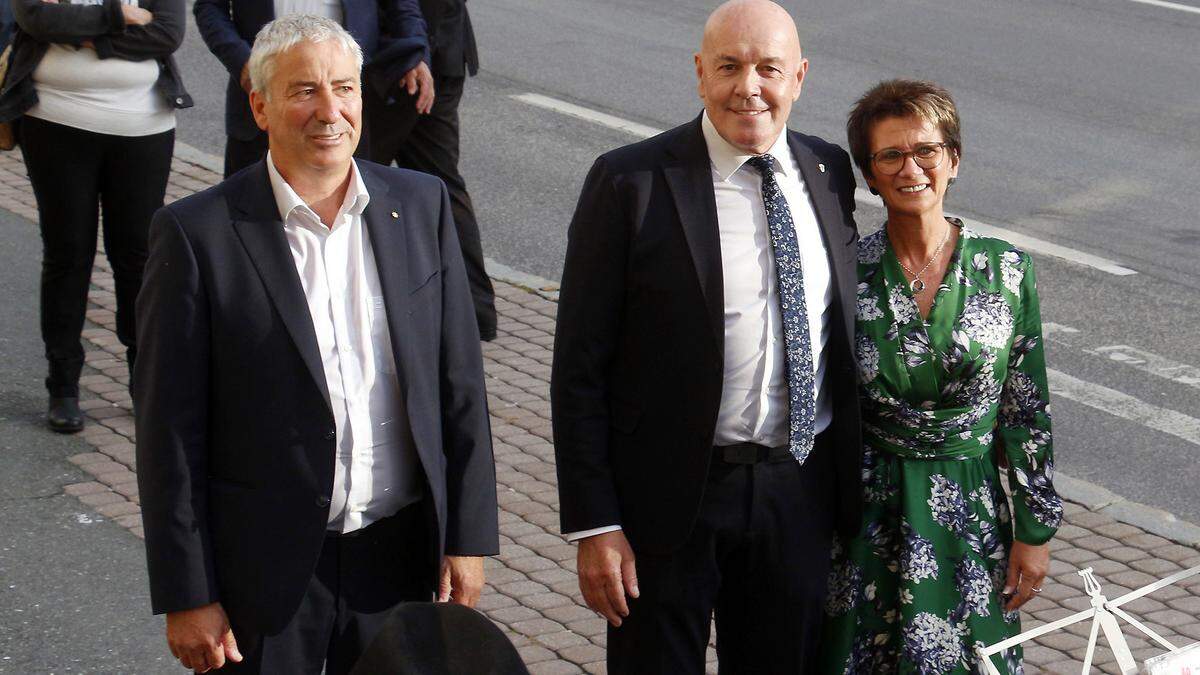 Bürgermeister Georg Rosner (ÖVP) mit Gattin Dagmar (rechts) und SPÖ-Herausforderer Michael Leitgeb