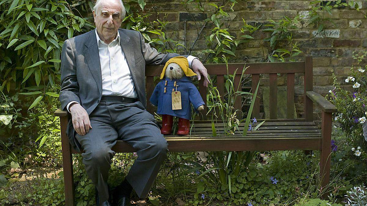 Michael Bond mit seinem Bären 