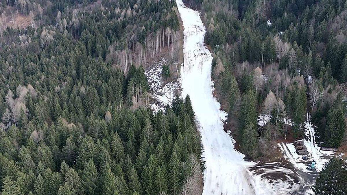 Der Skibetrieb am Dreiländereck geht aufgrund hoher Temperaturen in eine mehrtägige Pause. 