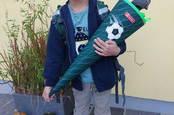 Florian besucht die Volksschule in St. Anna am Aigen. Er ist schon neugierig, was ihn da alles erwartet. Wir suchen die steirischen Taferlklassler. Lesen Sie hier, wie Sie mitmachen können und laden Sie hier Bilder hoch!