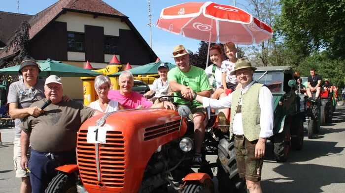 105 gemeldete Teilnehmer und zahlreiche Besucherinnen und Besucher fanden sich zur Traktorrallye des ÖKB St. Marein-Feistritz ein.