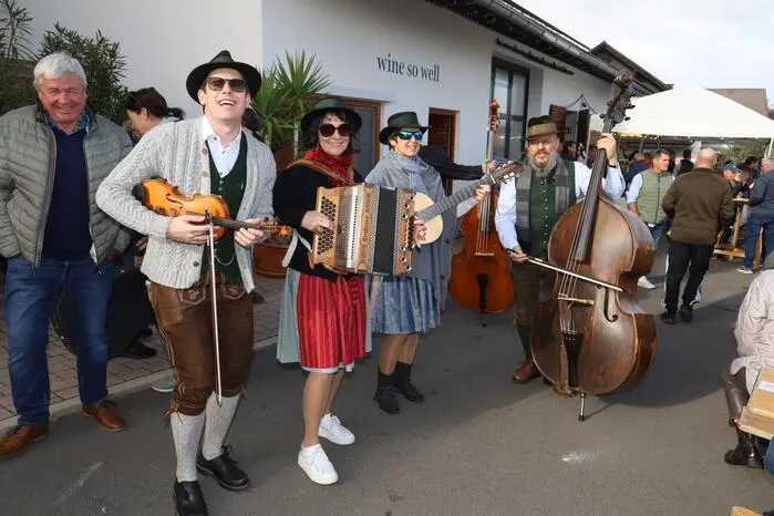 Musikalisch umrahmt wurde die Veranstaltung von mehreren Musikgruppen