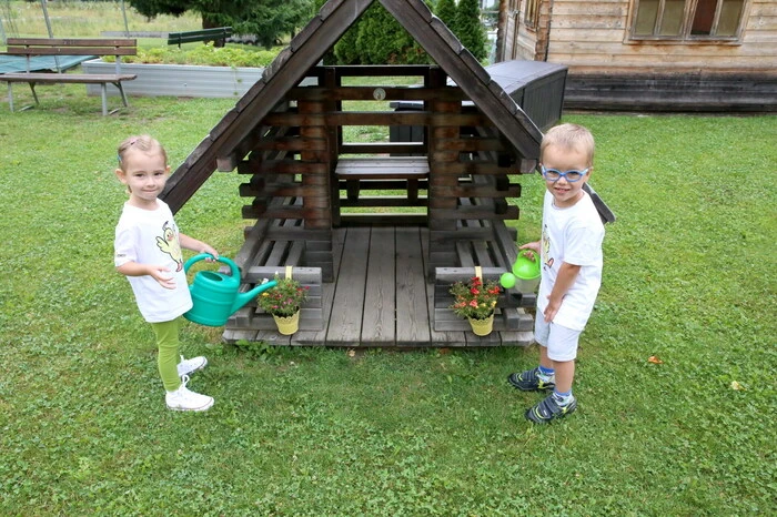 Grund der Visite war die Teilnahme der Ein- bis Dreijährigen bei der diesjährigen Kinder-Blumenolympiade im Rahmen der Blumenolympiade der Kleinen Zeitung. 