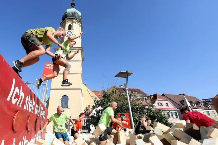 Wer überlegt, das nächste Mal an den Start zu gehen, kann hier schon einmal einen Blick darauf werfen, was auf ihn oder sie wartet. Die besten Fotos zum Durchklicken