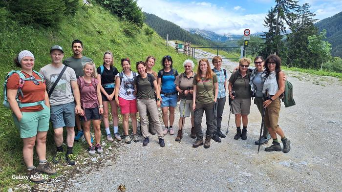 Gemeinsam mit Thomas Vasold und Marianne Skacel begaben sich die Jägerinnen auf Wanderschaft