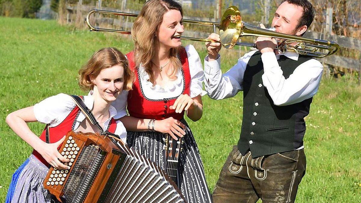 Die Moosbrugger Musi aus Aich besteht aus den drei Geschwistern Celia (links), Katharina und Seppi