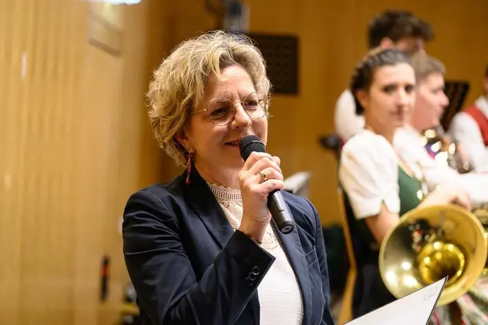 „Chef-Stewardess“ Evelyn Schweinzger führte souverän durchs Programm. 