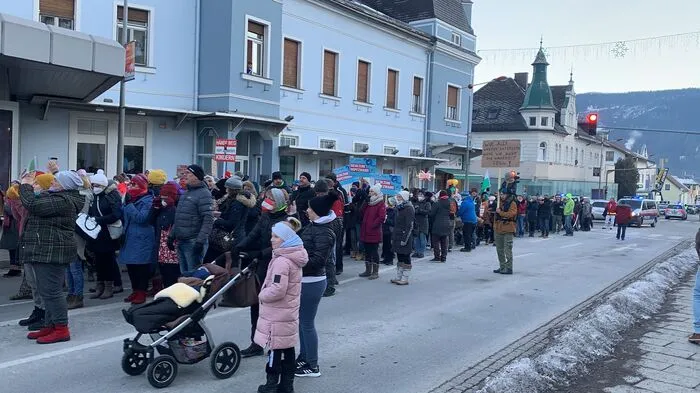 Rund drei Stunden lang zogen die Demonstrierenden durch Liezen
