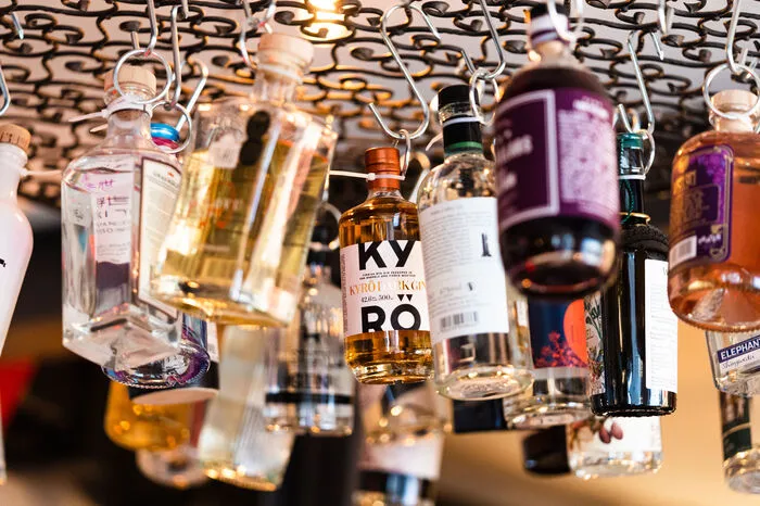 Im ehemaligen Bordell St. Pauli ist nun ein Café, eine Bar, ein Atelier und ein Hostel in den Räumen des einstigen Freudenhauses
