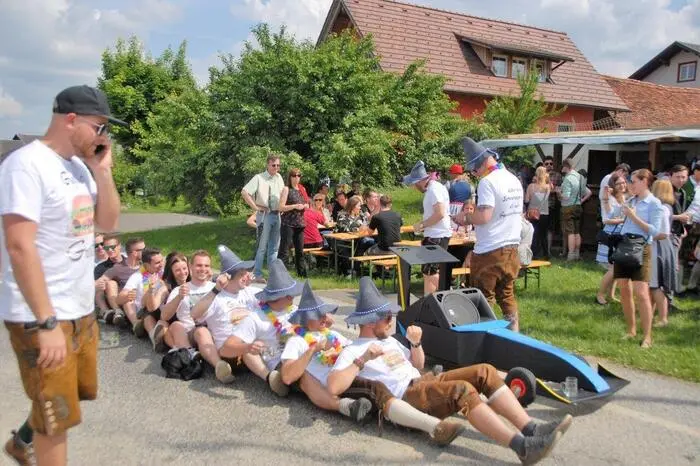 Initiatoren sind acht Weinbauern der Gemeinde.