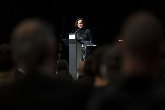Kulturanthropologin Laura Bäumel fesselte das Publikum mit einer präzisen wie spitzen Impulsvortrag.