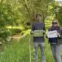 Biologe und Projektleiter Oliver Zweidick und Naturschutzbund-Vizepräsidentin Andrea Pavlovec-Meixner, am renaturierten Ragnitzbach 