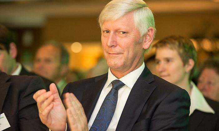 RWE-Vorstand Rolf Martin Schmitz will den Energiekonzern RWE zu einem der weltweit größten Ökostromerzeuger machen