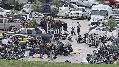 Die Auseinandersetzung zwischen den Gruppen von Motorradrockern war mittags in einem Restaurant im Einkaufszentrum Central Texas Market ausgebrochen