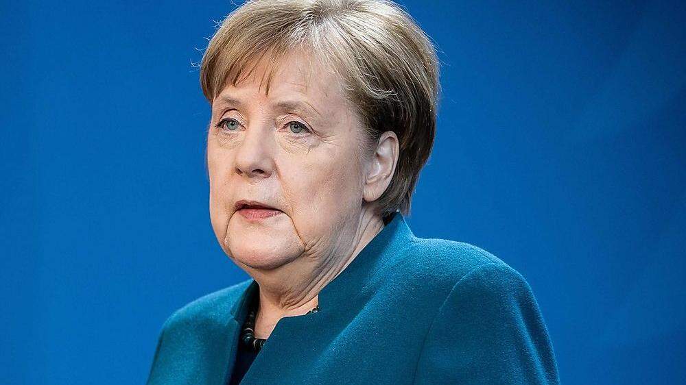 im Bundestag war Abstand halten angesagt Kanzlerin Angela Merkel blieb der Sitzung fern.