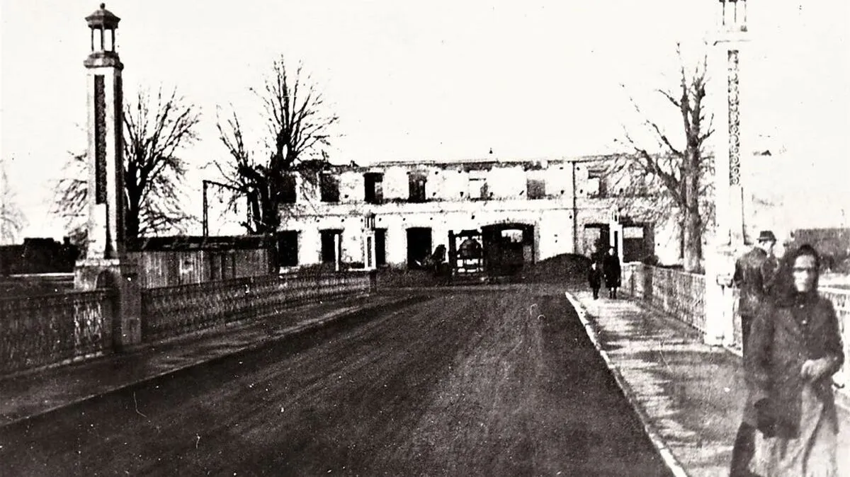 Der zerbombte Feldbacher Bahnhof