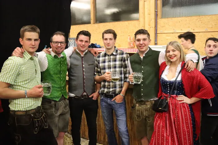 Klicken Sie sich durch die Bilder des St. Michaeler Bauernball 2022.
