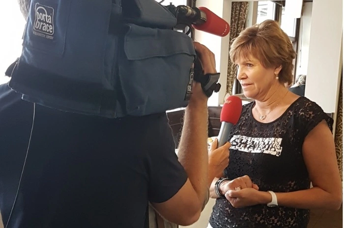 Auch Lafers Schwester, Christine Gollner, ließ sich den Besuch des Bruders nicht entgehen.