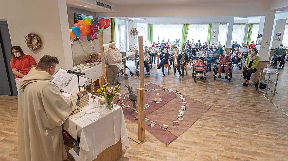 Ein Gamlitzer Pflegeheim veranstaltete eine gemeinsame Trauerfeier, um von verstorbenen Heimbewohnern Abschied zu nehmen