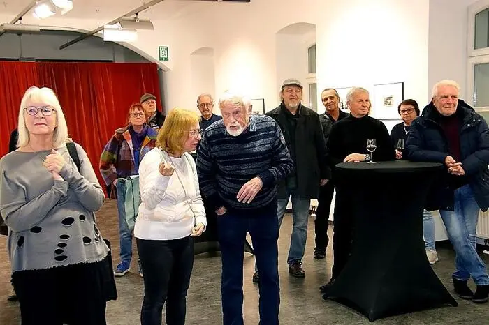 Bereits am Vormittag statteten Andrea Amza-András, Geschäftsträgerin der Botschaft von Rumänien in der Republik Österreich, und Andreea Dinca, Leiterin des Rumänischen Kulturinstituts in Wien, sowie Honorarkonsul Andreas Bardeau der Ausstellung im Kunsthaus Köflach einen Besuch ab.