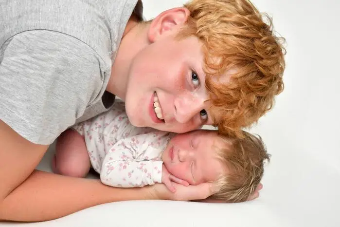 Luca ist unglaublich stolz auf seine kleine Schwester Luisa (3775 Gramm, 54 Zentimeter), die am 5. Juli um 12.33 Uhr das Licht der Welt erblickte. Gemeinsam machen sie das Glück von Nina Astei und Mario Wiltschnig so richtig perfekt. Luisas Wiege steht in Grafenstein, wo die Familie lebt. 