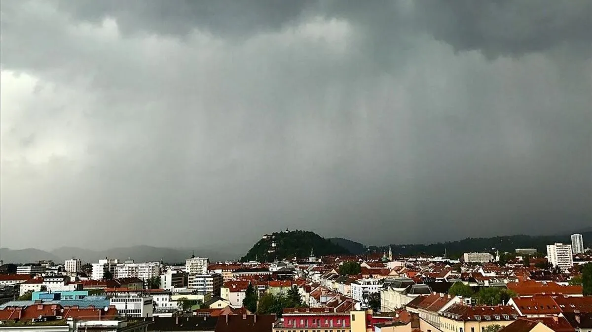 Heftige Regenschauer über dem Norden von Graz