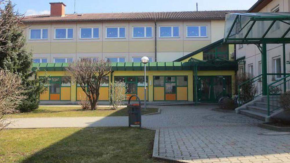 In die Volksschule in Söding brachen unbekannte Täter ein