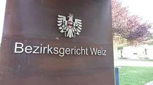 Zum achten Mal sitzt die Angeklagte schon vor Gericht