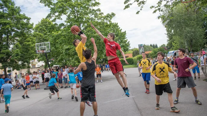 188 Schülerteams aus der ganzen Steiermark sind heute (31. Mai) mit dabei, wenn zum zwanzigsten Mal die Streetball-Meisterschaften der Schulen ausgetragen werden.