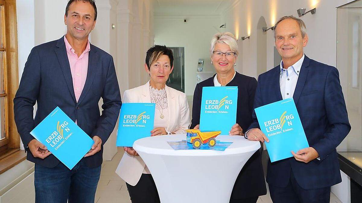 Rudolf Tischhart (HerzBergLand), Christine Holzweber (Erlebnisregion Erzberg), Hannelore Wölfler (Palten-Liesing-Erlebnistäler) und Anton Hirschmann (Tourismusverband Leoben), von links