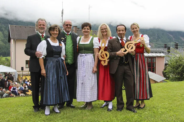 Gründungschorleiter Wilfred Klampferer, Obfrau Maria Lagger, Gründungsmitglied Hubert Feistritzer, Barbara Koller (Leiterin des Kirchenchores in Malta), Chorleiterin Elfriede Truskaller, Michael Buchacher alias "Buzgi" vom Männergesangsverein Dellach im Gailtal und Ingrid Seifter (Chorleiterin Singgemeinschaft Gmünd)