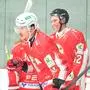 Eishockey, 2025-01-21; Div 1, Ferlach rot/weiss - Spittal schwarz/gelb 
im  Bild: Ferlach  Torjubel  Alagic  Adis  u Uutela Miko  vLinks 
PhotoCredit: Hermann Sobe