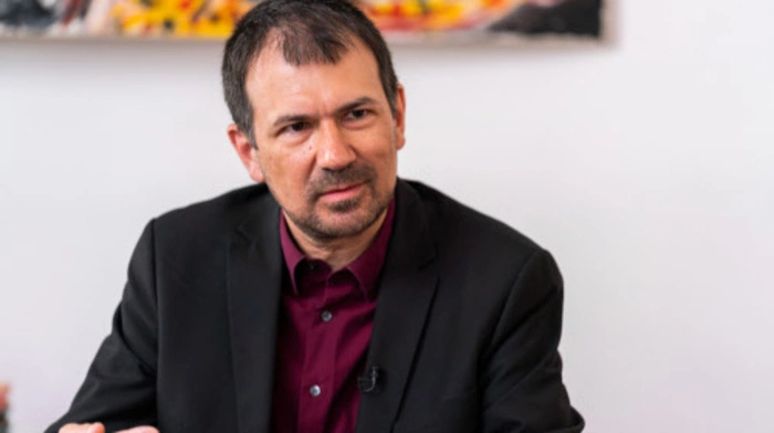 Thomas Roithner (51) ist Friedens- und Konfliktforscher, er lehrt an der Universität Wien. Roithner ist Autor mehrerer Bücher zum Thema der Rüstungs- und Europapolitik.