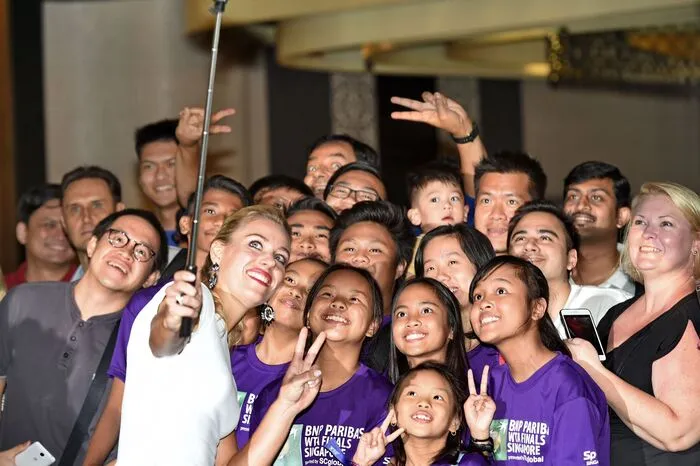 Kerber und ein Selfie mit den Fans.
