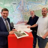 Leobens Bürgermeister Kurt Wallner, Alois Kieninger, Leiter des Referats Grünflächen und Friedhöfe, und Sherwin Hiller aus dem Referat Facility-Management und Tiefbau der Stadtgemeinde Leoben