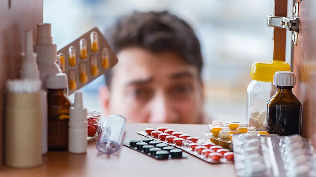 Einmal im Jahr sollte man die eigene Hausapotheke kontrollieren 