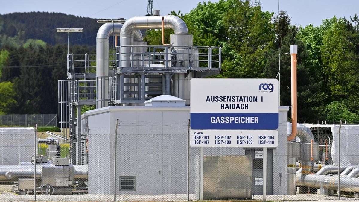 Blick auf die Gasspeicherstation Haidach bei Straßwalchen