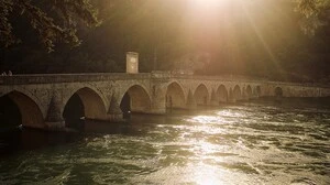 Die Brücke über die Drina im bosnischen Višegrad, weltberühmt geworden durch den gleichnamigen Roman von Nobelpreisträger Ivo Andrić 