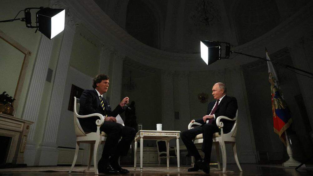 Tucker Carlson beim Interview im Kreml 