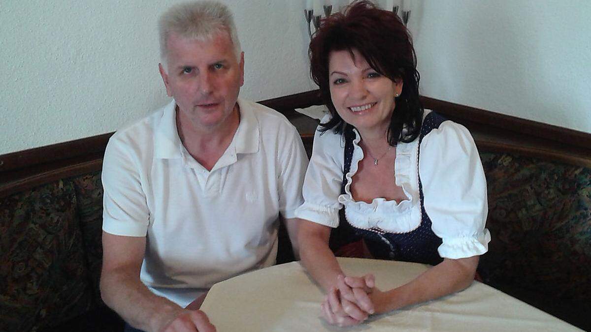 Brigitte und Wolfgang Kürbisch verlassen das Schloss Silberegg