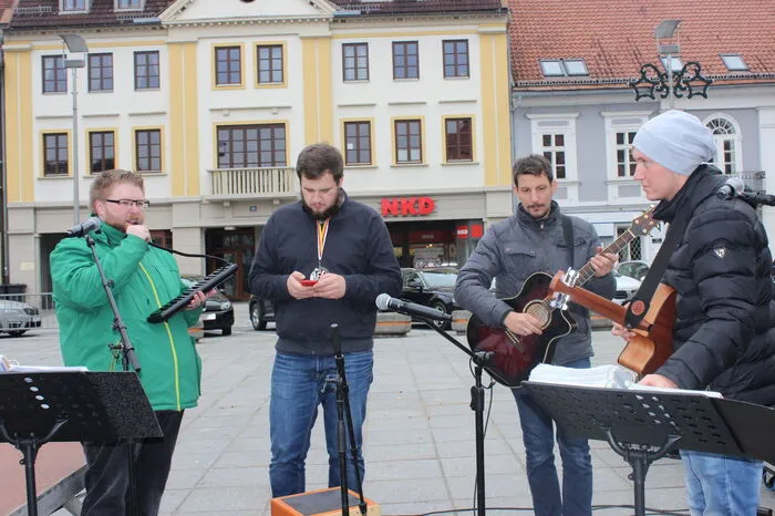 Für Musik sorgte die Band "Caparo"