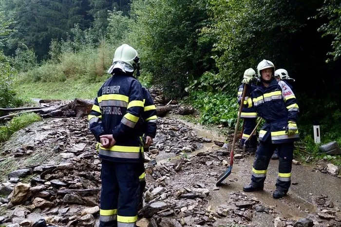Die Feuerwehr St. Peter und Erdbau Messner waren im Einsatz.