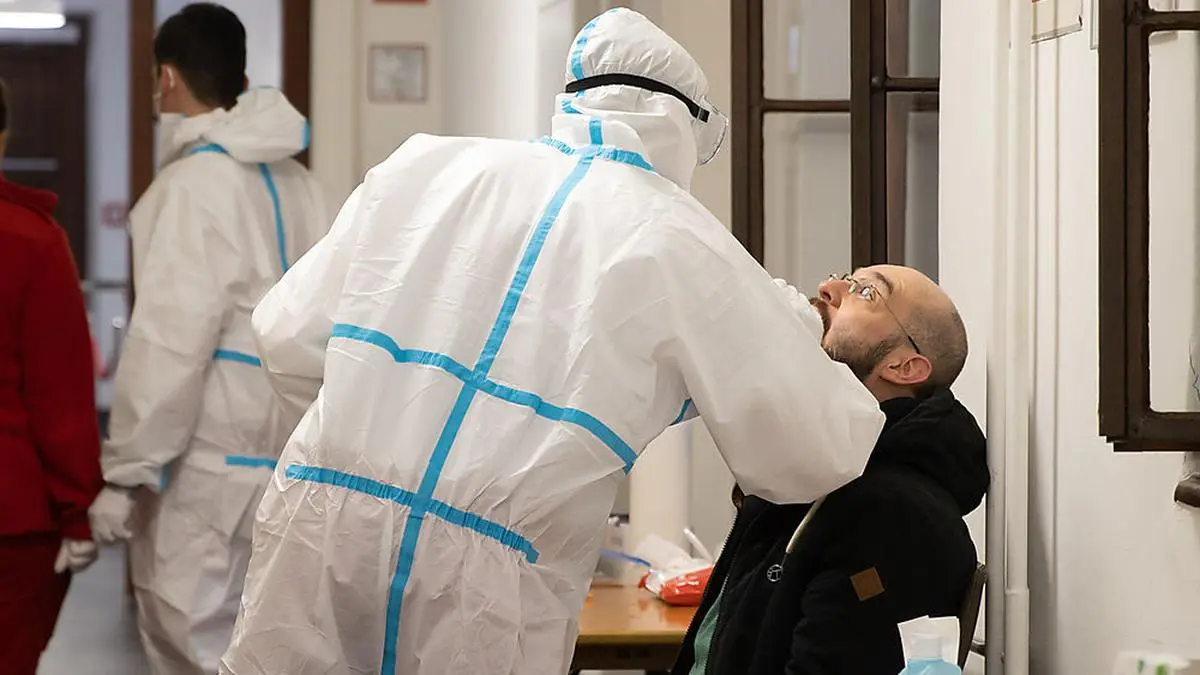 Corona-Test (Archivbild)