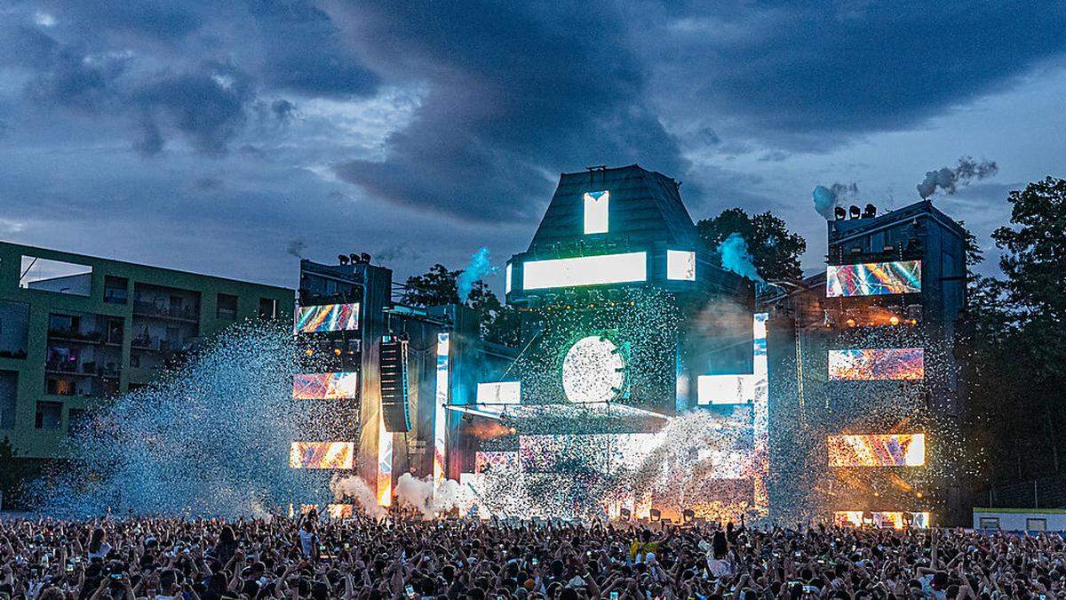 18.000 Fans haben beim &quot;Electric Nation&quot; unter freiem Himmel gefeiert. 2020 wird die Party schon um 22 Uhr in die Halle verlegt