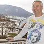 Austria-Chefcoach Peter Pacult genießt den Blick auf den Wörthersee