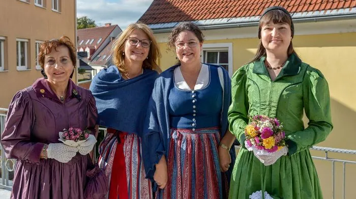 Der Tag begann mit einem Festgottesdienst in der Markuskirche mit Stadtpfarrer Christof Kranicki und der evangelischen Pfarrerin Renate Moshammer, musikalisch begleitet von der Stadtkapelle Wolfsberg. 